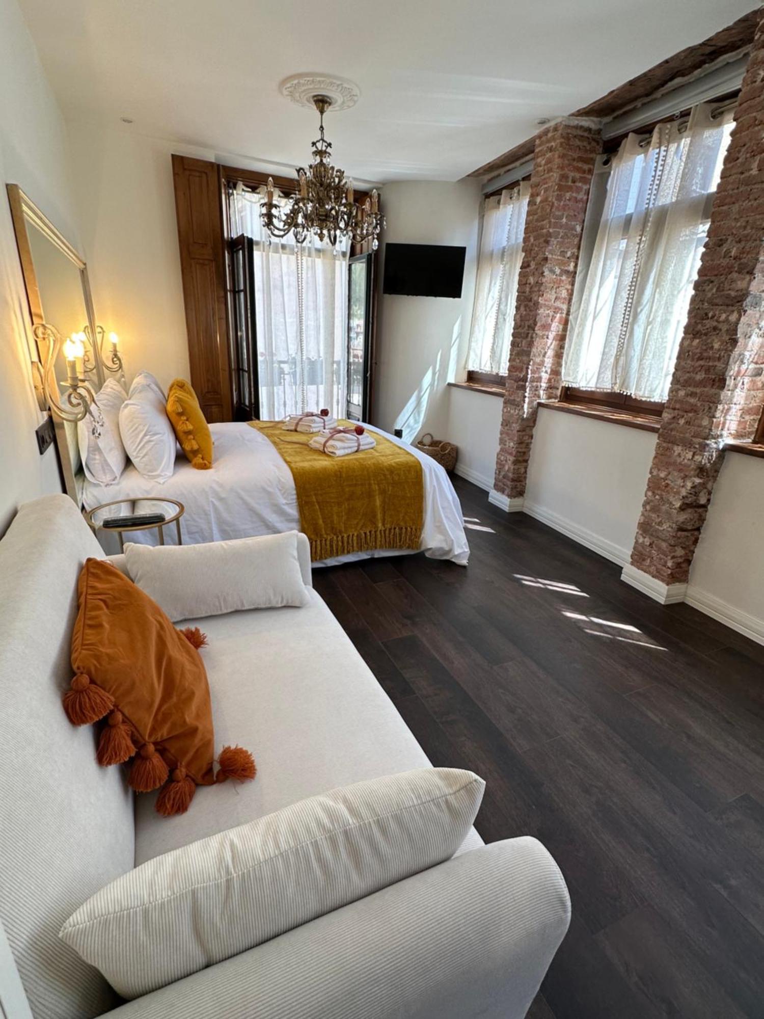 Claren'S Boutique Rooms Cangas De Narcea Zewnętrze zdjęcie