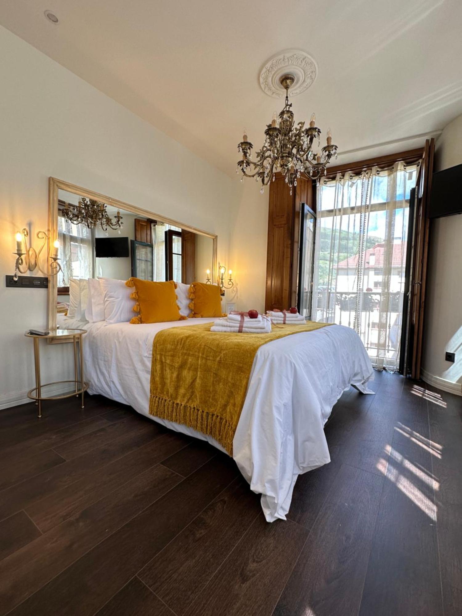Claren'S Boutique Rooms Cangas De Narcea Zewnętrze zdjęcie