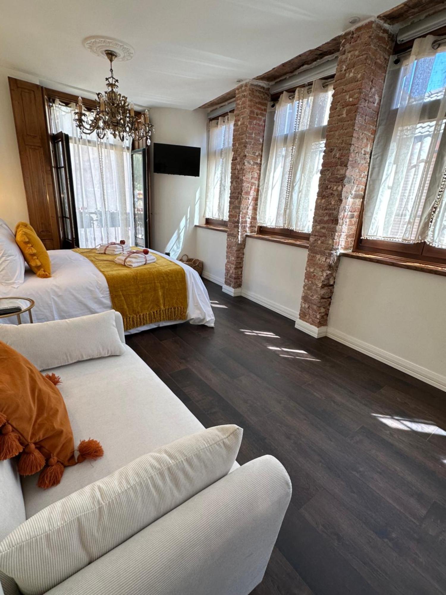 Claren'S Boutique Rooms Cangas De Narcea Zewnętrze zdjęcie